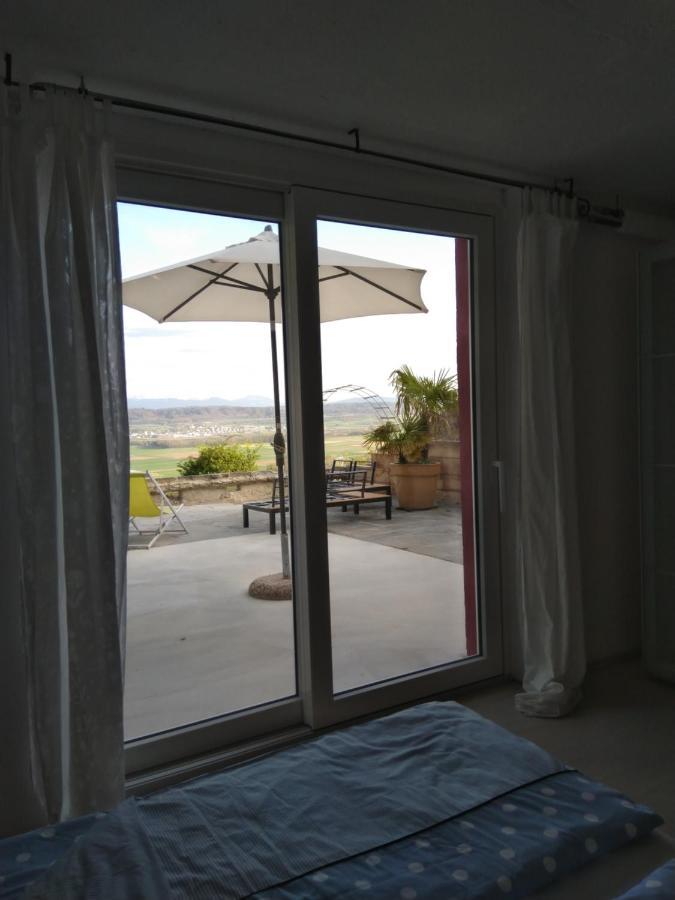 Bed and Breakfast Swiss Borzoi House Vully-les-Lacs Екстер'єр фото