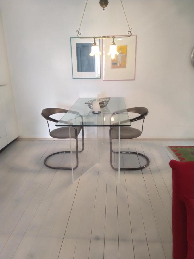 Bed and Breakfast Swiss Borzoi House Vully-les-Lacs Екстер'єр фото
