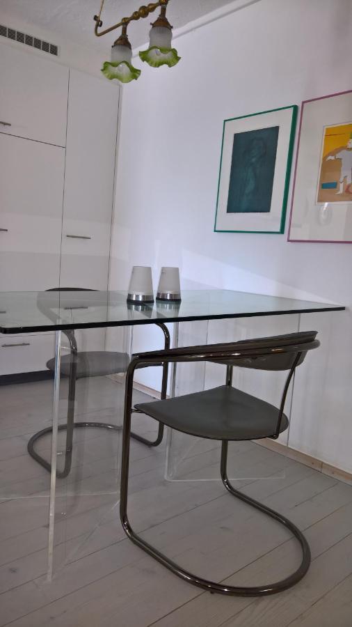 Bed and Breakfast Swiss Borzoi House Vully-les-Lacs Екстер'єр фото
